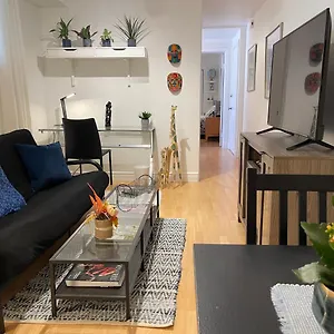  Apartment Cozy In Great Location With Free Parking - 31 Night Minimum