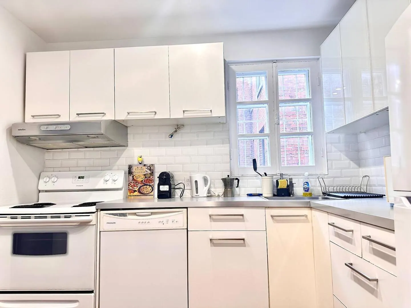 3 Bd A Saint Denis Apartment Montreal